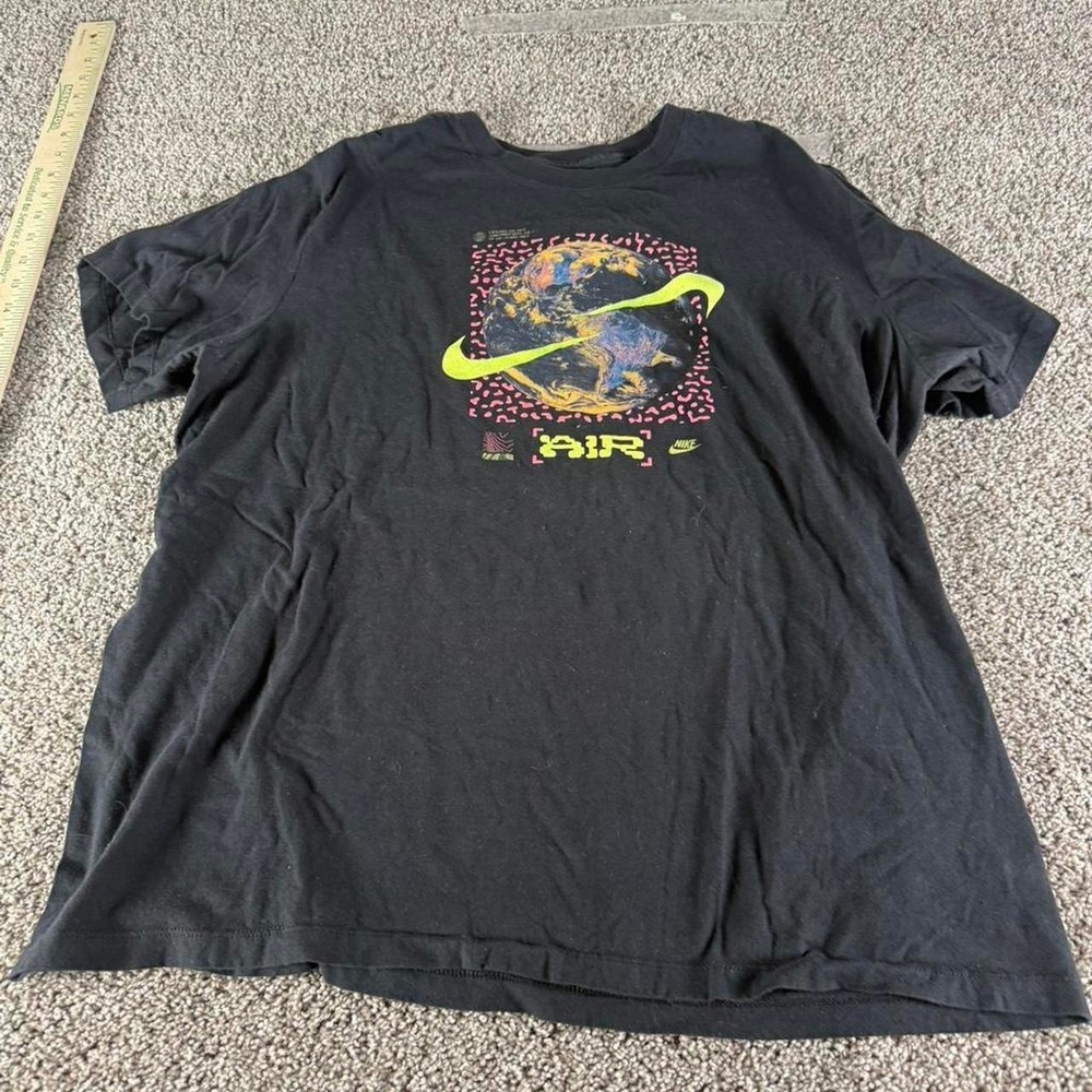 Nike Air Mens XL Black Catching Air Globe Graphic T-Shirt Short Sleeve Tee